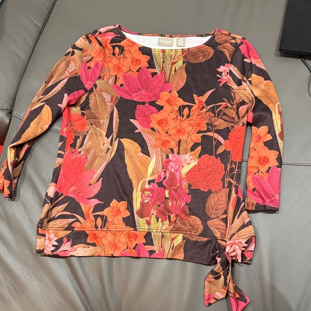 Chico's Multicolor Floral Long Sleeve Blouse with tie hem size 0